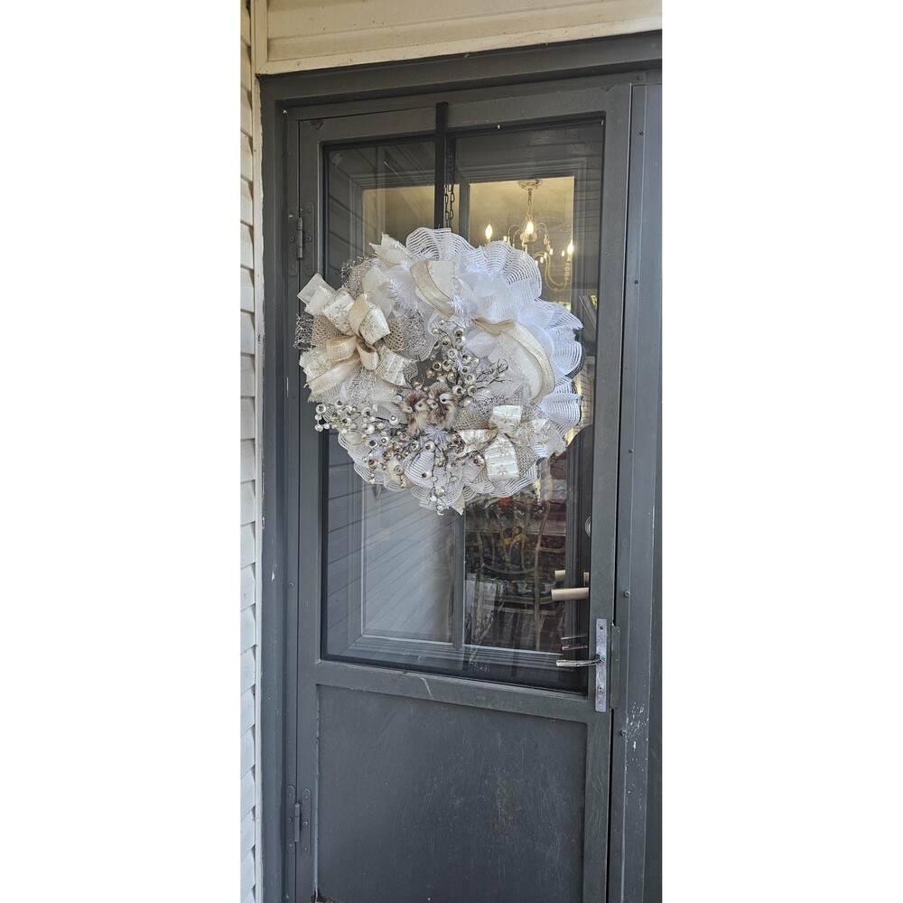 White Christmas Owl Wreath